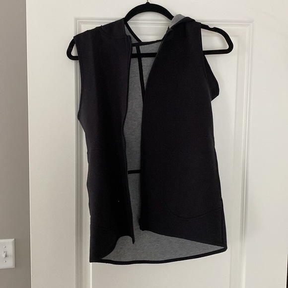 Reversible Lululemon Hooded Vest - Picture 4 of 5